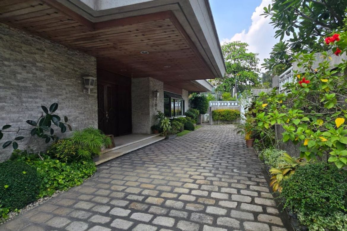4 Bedroom House for Rent in Wack-Wack Greenhills, Mandaluyong, Metro Manila near MRT-3 Ortigas