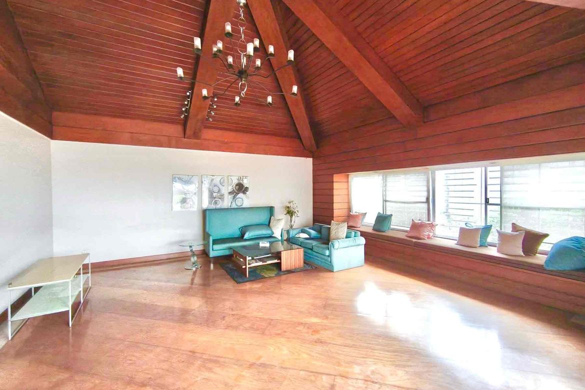 4 Bedroom House for Rent in Wack-Wack Greenhills, Mandaluyong, Metro Manila near MRT-3 Santolan