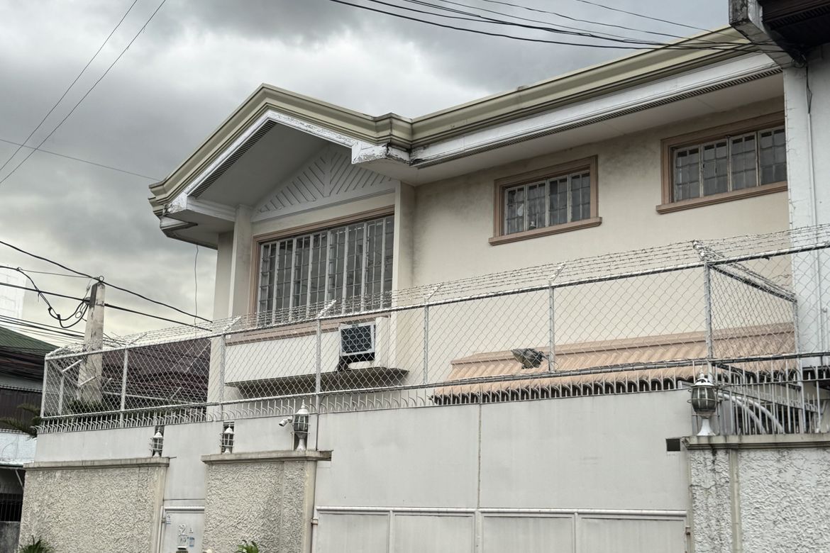 4 Bedroom House for Sale in Addition Hills, Mandaluyong, Metro Manila