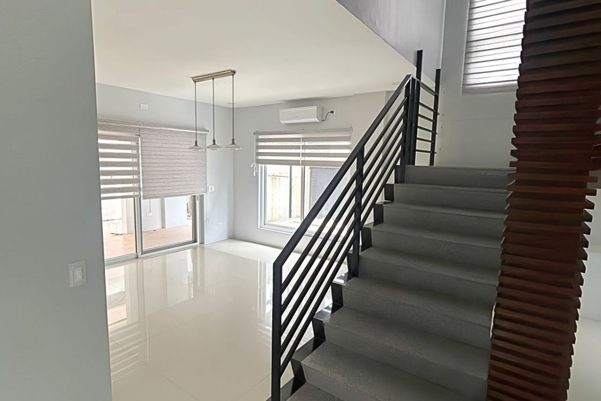 4 Bedroom House for Sale in Alabang, Muntinlupa, Metro Manila – photo 7