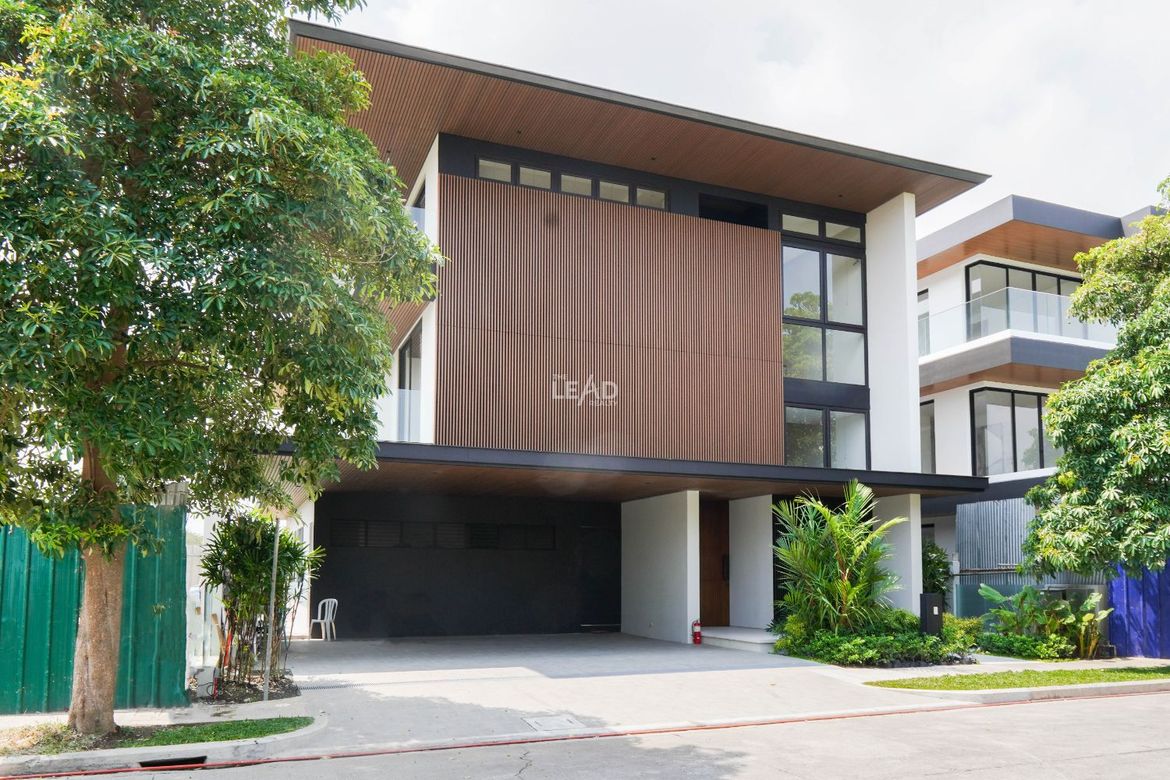 4 Bedroom House for Sale in Alabang West Village, Almanza Dos, Las Piñas, Metro Manila