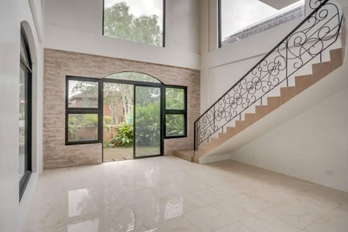 4 Bedroom House for Sale in Almanza Dos, Las Piñas, Metro Manila – photo 2