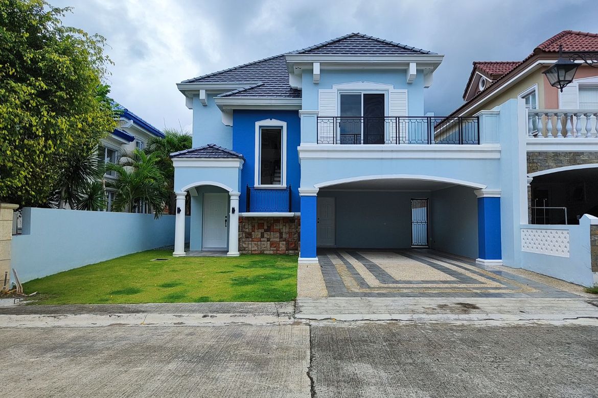 4 Bedroom House for Sale in Almanza Dos, Las Piñas, Metro Manila