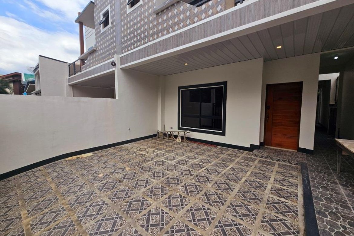 4 Bedroom House for Sale in Almanza Dos, Las Piñas, Metro Manila – photo 4