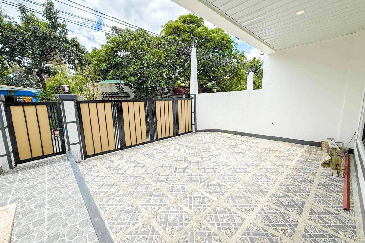 4 Bedroom House for Sale in Almanza Uno, Las Piñas, Metro Manila – photo 2