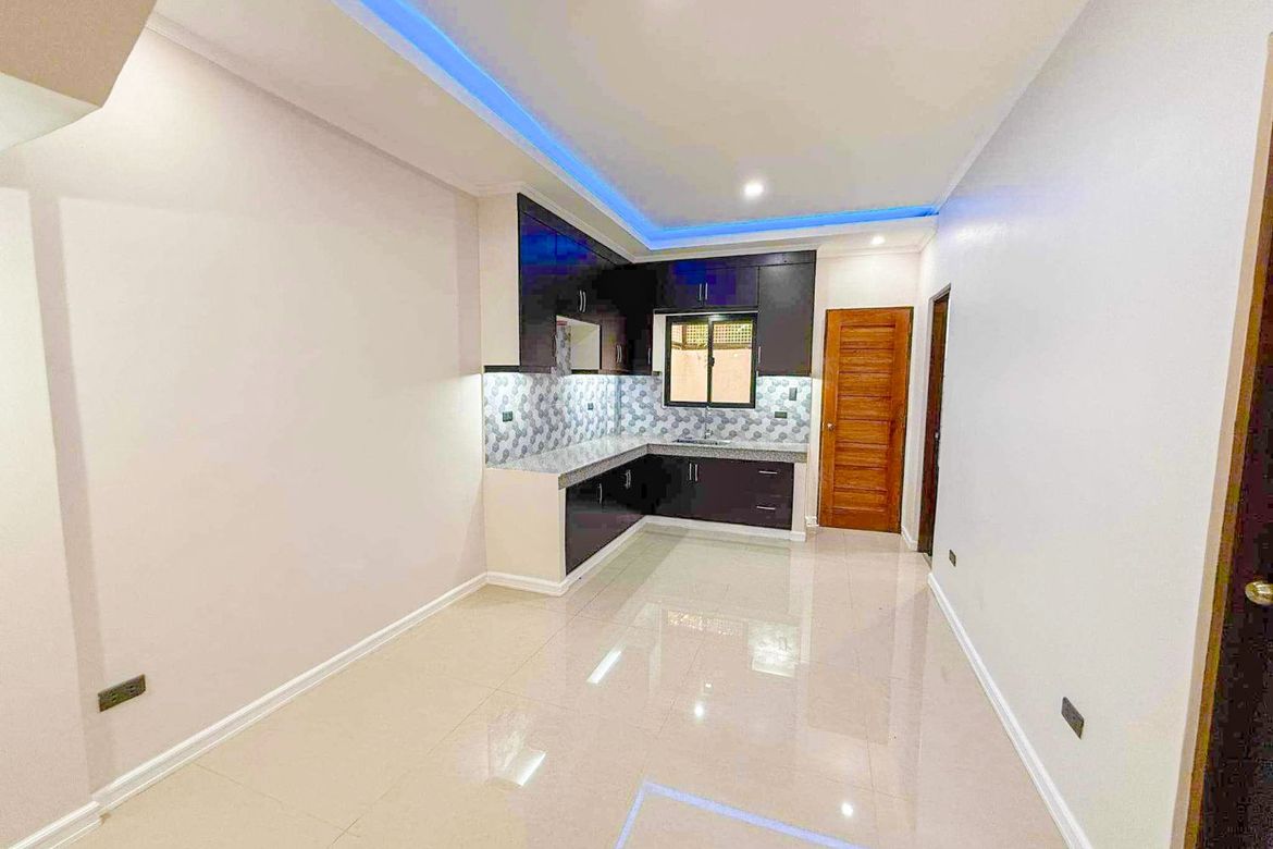 4 Bedroom House for Sale in Almanza Uno, Las Piñas, Metro Manila – photo 4