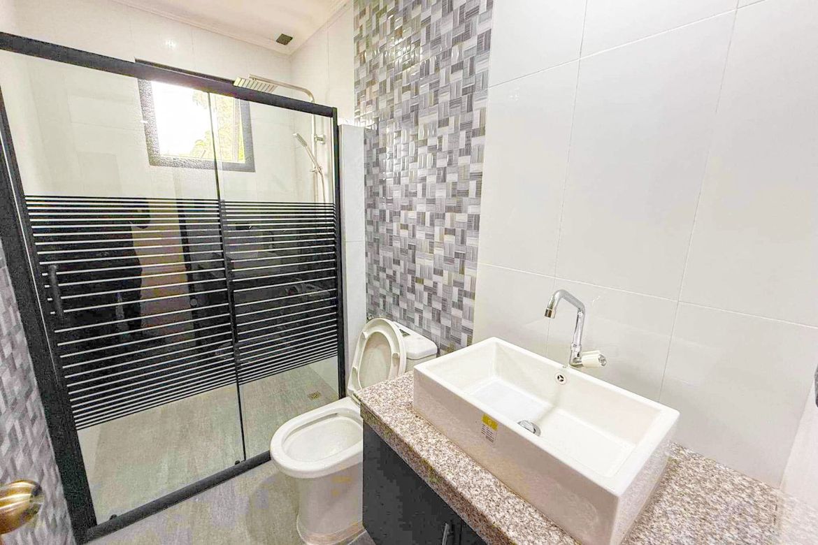 4 Bedroom House for Sale in Almanza Uno, Las Piñas, Metro Manila – photo 7