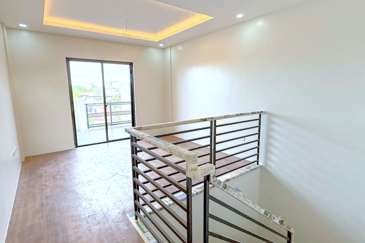 4 Bedroom House for Sale in Almanza Uno, Las Piñas, Metro Manila – photo 7