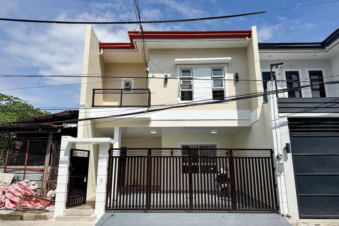 4 Bedroom House for Sale in Almanza Uno, Las Piñas, Metro Manila