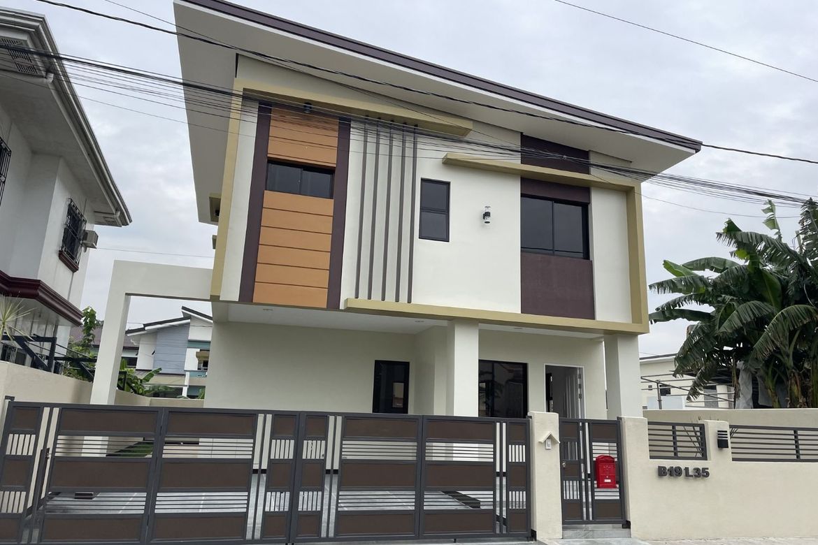 4 Bedroom House for Sale in Anabu I-B, Imus, Cavite