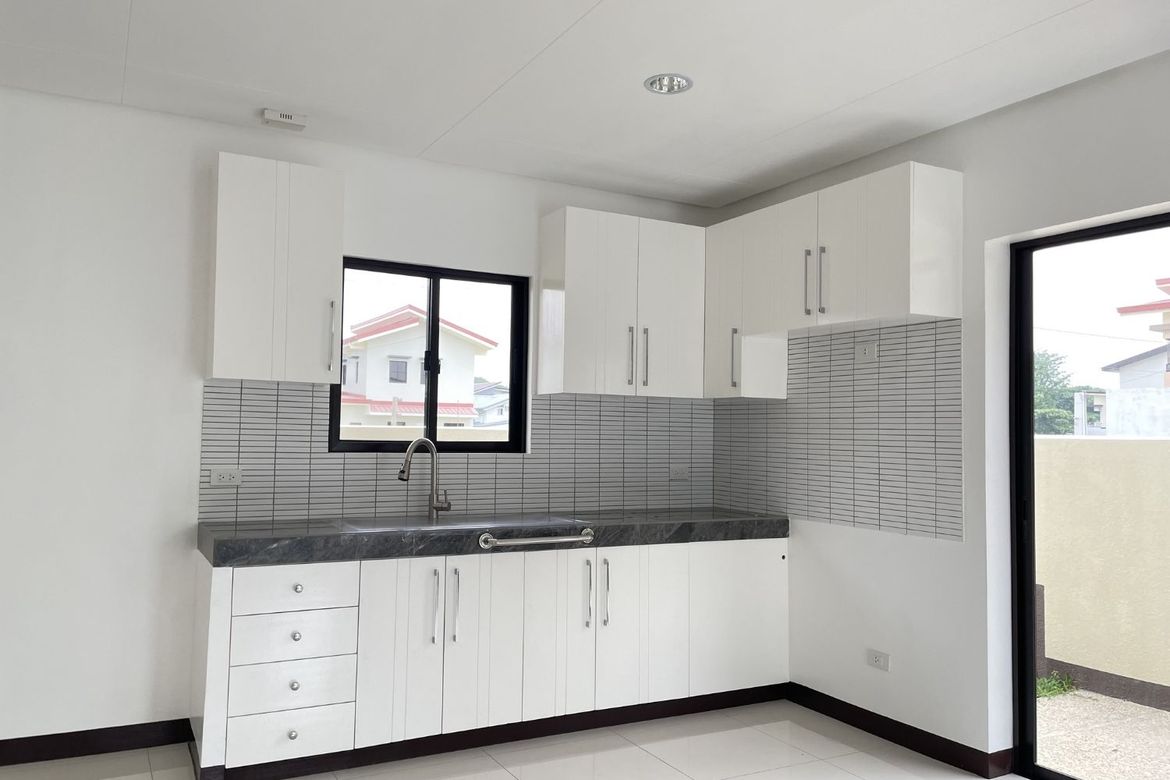 4 Bedroom House for Sale in Anabu I-B, Imus, Cavite – photo 8