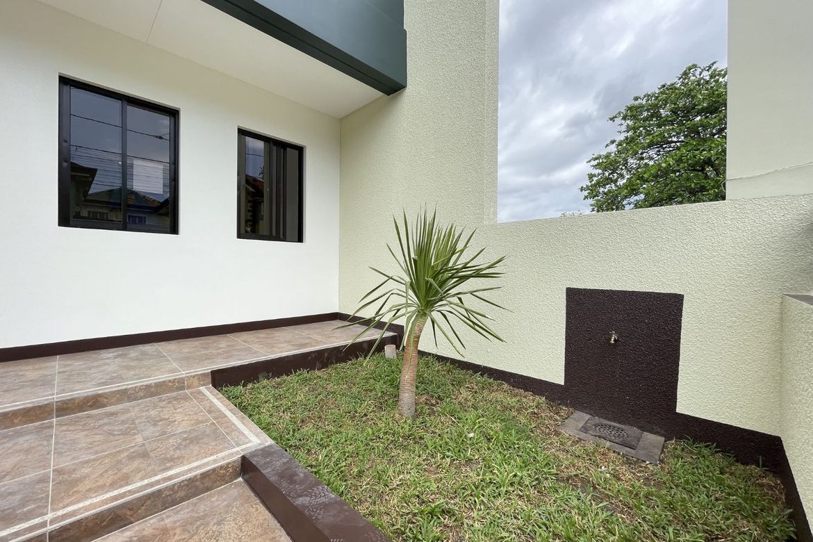 4 Bedroom House for Sale in Anabu I-D, Imus, Cavite – photo 5