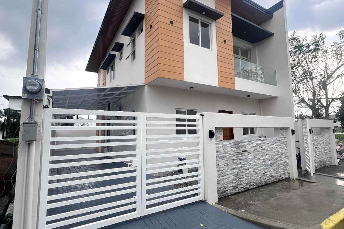 4 Bedroom House for Sale in Anabu II-C, Imus, Cavite