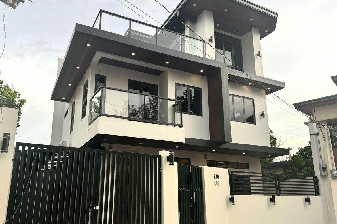 4 Bedroom House for Sale in Angeles, Pampanga