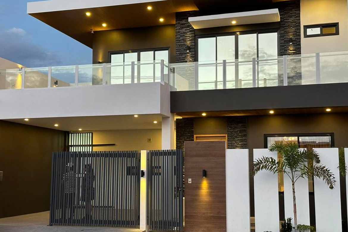 4 Bedroom House for Sale in Angeles, Pampanga