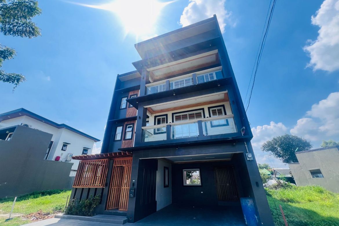 4 Bedroom House for Sale in Angeles, Pampanga