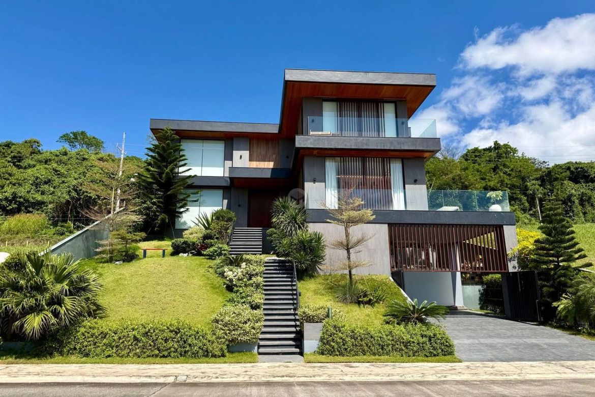 4 Bedroom House for Sale in Ayala Greenfield Estates, Maunong, Calamba, Laguna