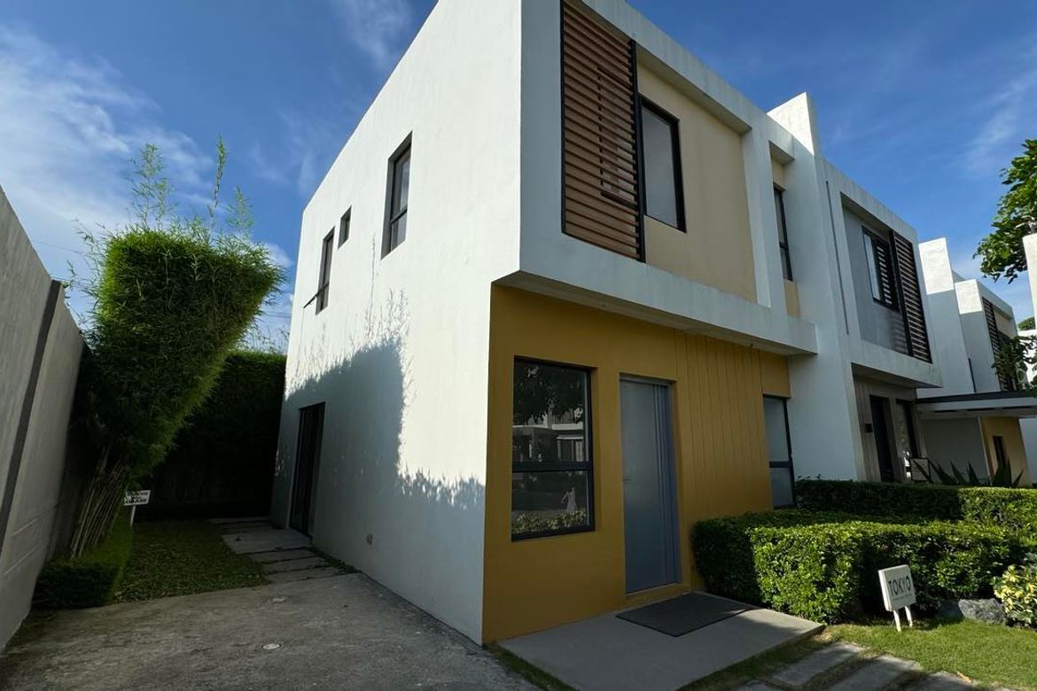 4 Bedroom House for Sale in Bacao II, General Trias, Cavite