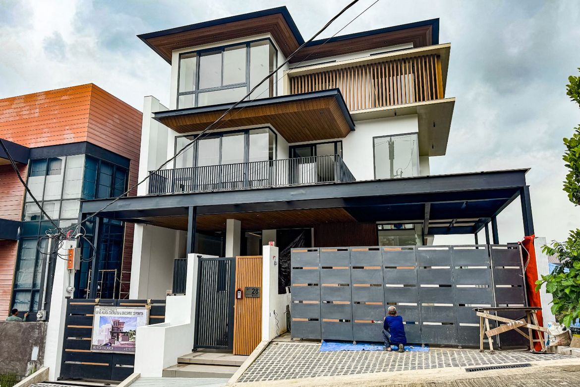 4 Bedroom House for Sale in Bagong Silangan, Quezon City, Metro Manila