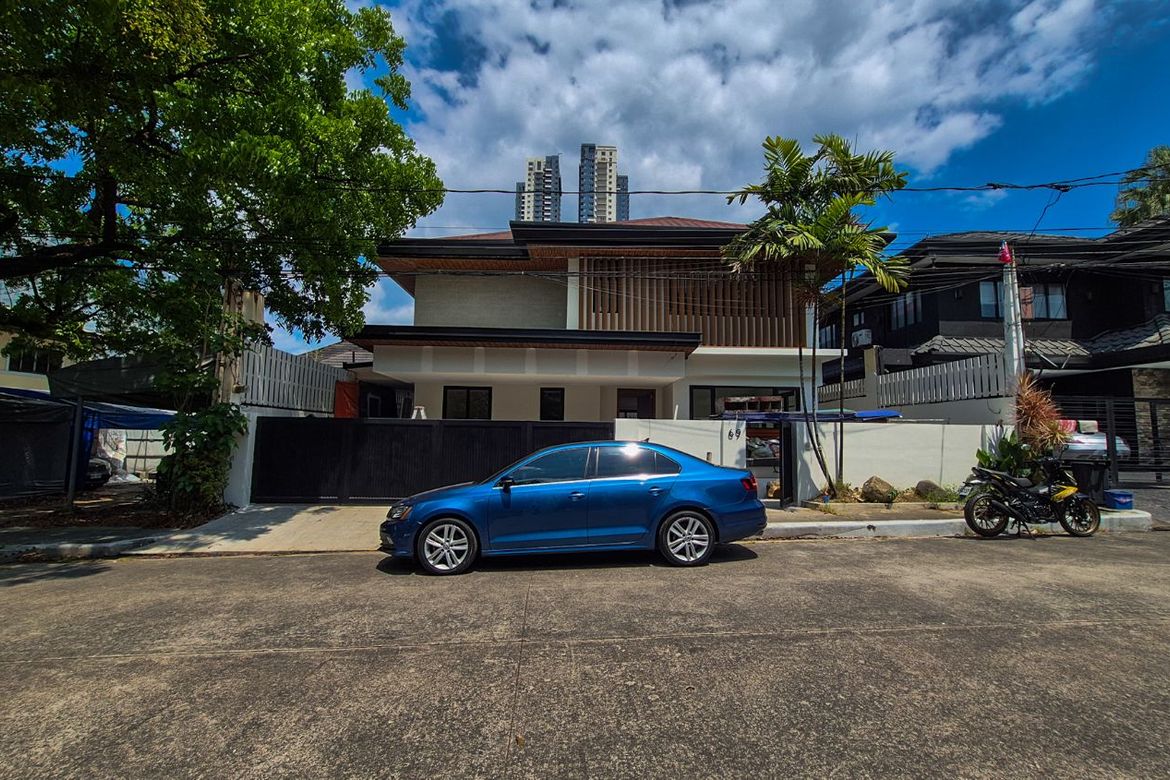 4 Bedroom House for Sale in Bagumbayan, Quezon City, Metro Manila
