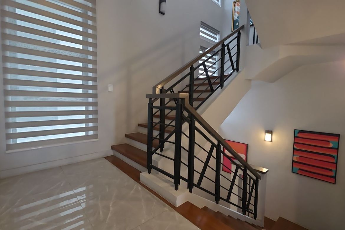 4 Bedroom House for Sale in Bahay Toro, Quezon City, Metro Manila near LRT-1 Roosevelt – photo 5