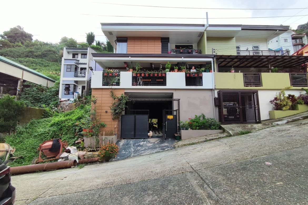 4 Bedroom House for Sale in Bakakeng Central, Baguio, Benguet