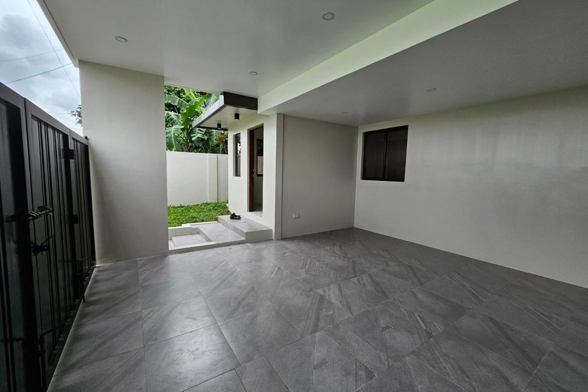4 Bedroom House for Sale in Balibago, Santa Rosa, Laguna – photo 2