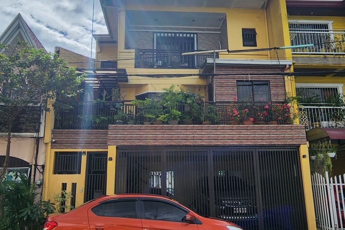 4 Bedroom House for Sale in Barangay 172, Caloocan, Metro Manila