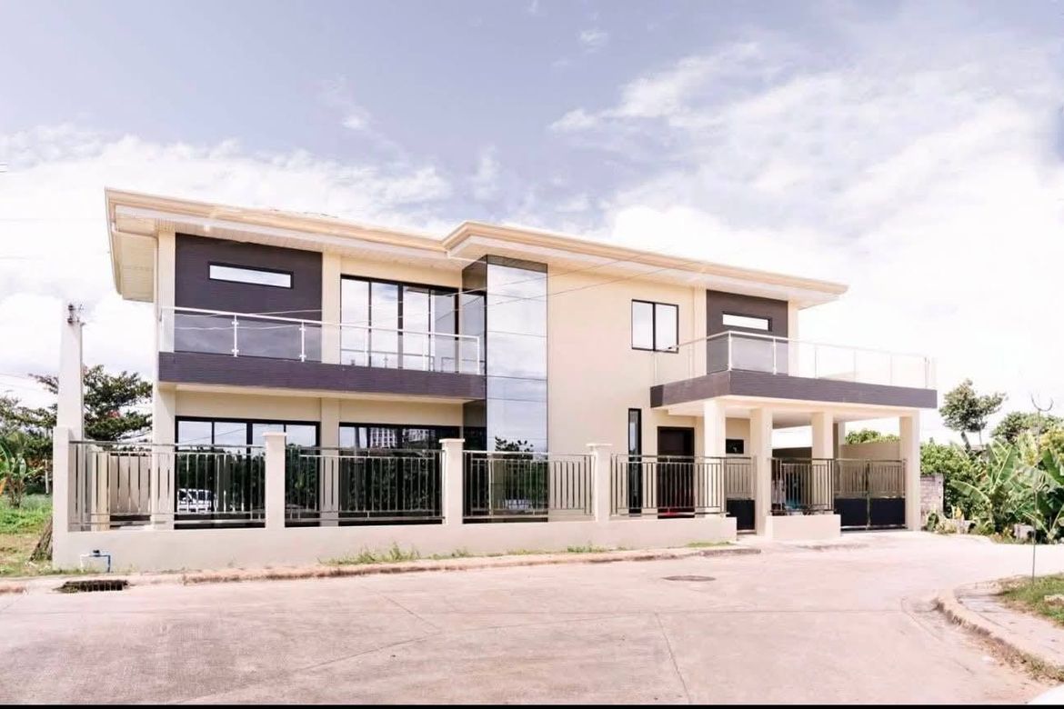 4 Bedroom House for Sale in Basak, Lapu-Lapu, Cebu