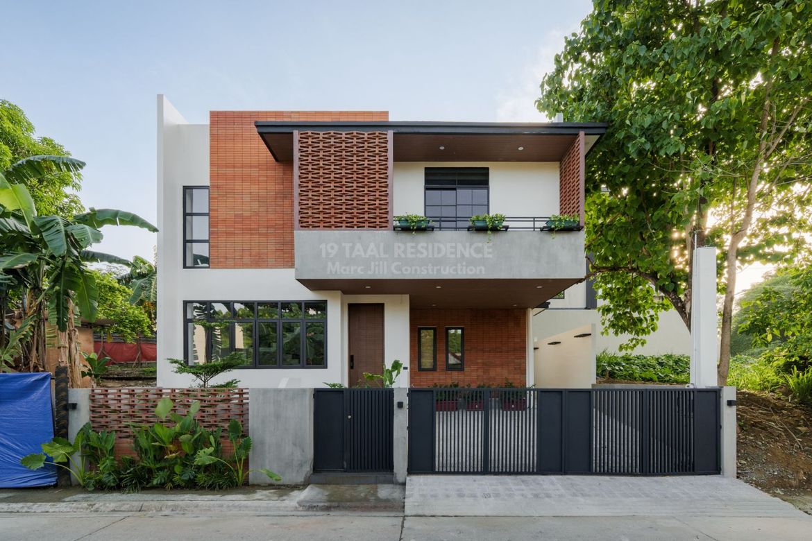 4 Bedroom House for Sale in Batasan Hills, Quezon City, Metro Manila