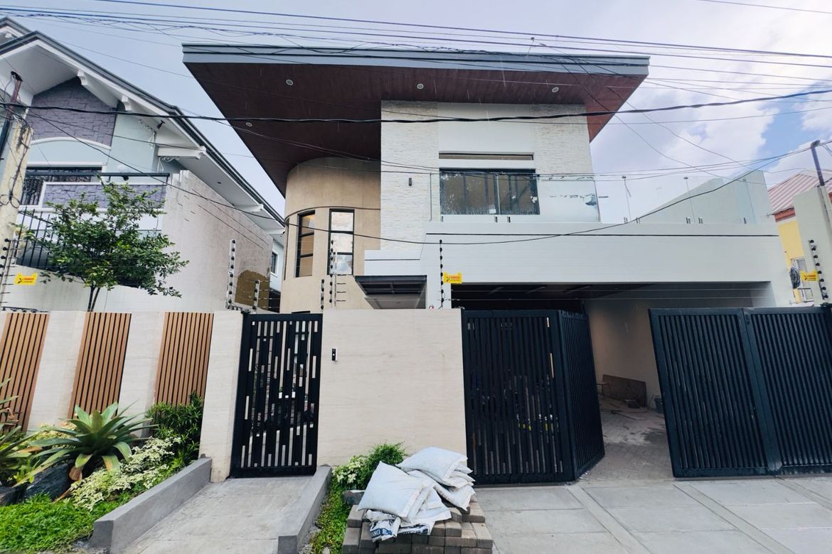 4 Bedroom House for Sale in Batasan Hills, Quezon City, Metro Manila – photo 2
