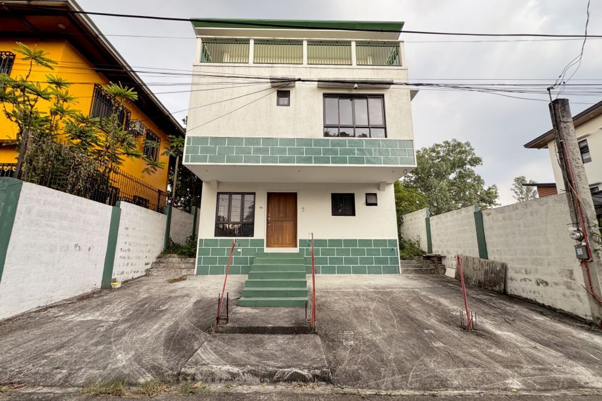 4 Bedroom House for Sale in Batasan Hills, Quezon City, Metro Manila