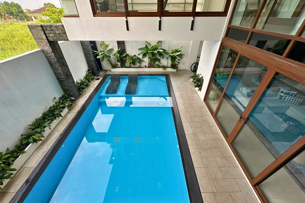 4 Bedroom House for Sale in Batasan Hills, Quezon City, Metro Manila