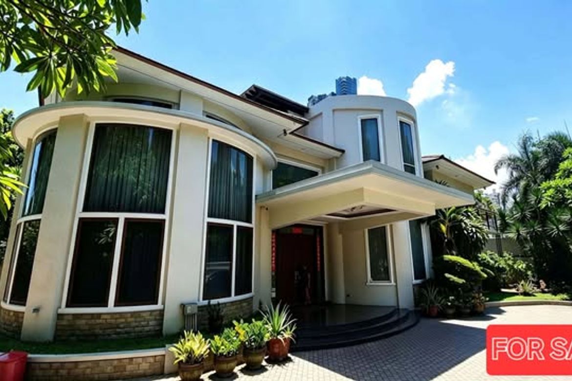 4 Bedroom House for Sale in Bel-Air, Makati, Metro Manila