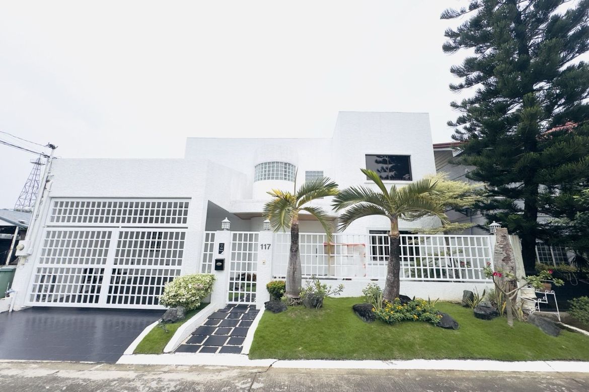 4 Bedroom House for Sale in BF Homes Parañaque, BF Homes, Parañaque, Metro Manila – photo 3