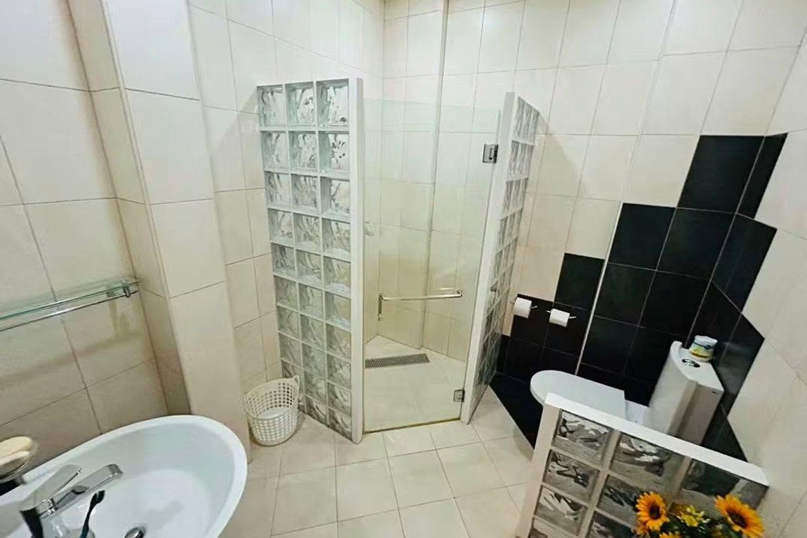 4 Bedroom House for Sale in BF Homes Parañaque, BF Homes, Parañaque, Metro Manila – photo 7