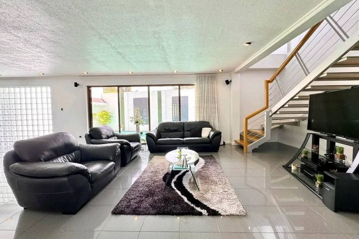 4 Bedroom House for Sale in BF Homes Parañaque, BF Homes, Parañaque, Metro Manila – photo 7