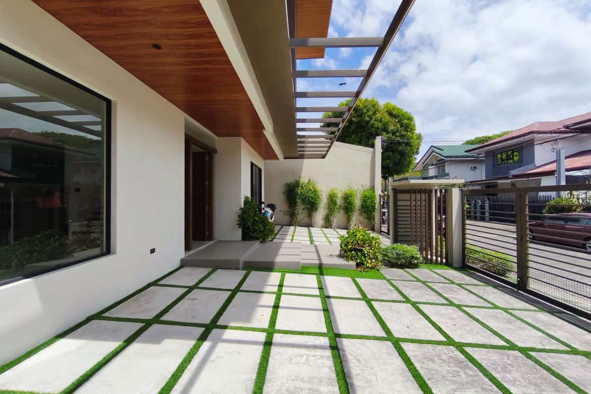 4 Bedroom House for Sale in BF Homes, Parañaque, Metro Manila – photo 3
