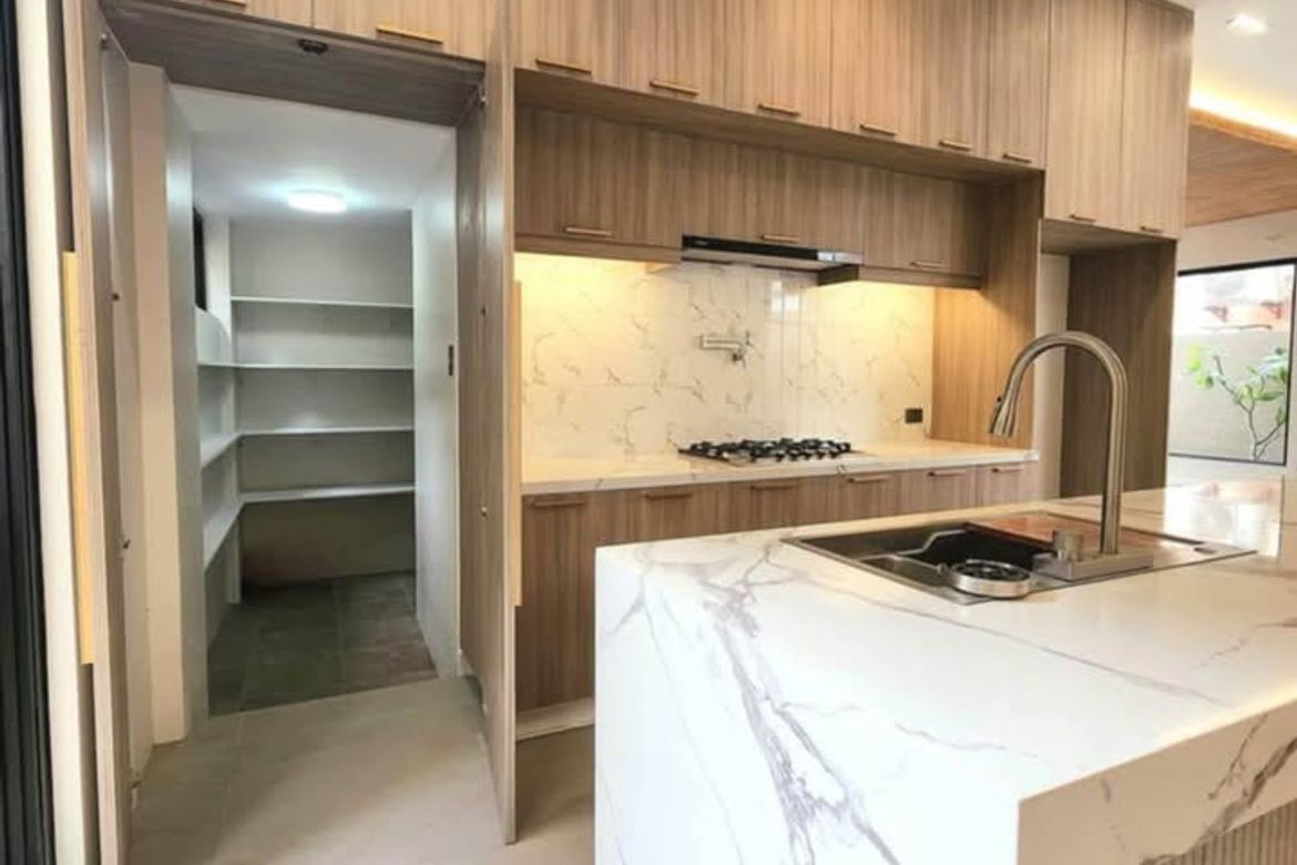 4 Bedroom House for Sale in BF Homes, Parañaque, Metro Manila – photo 4