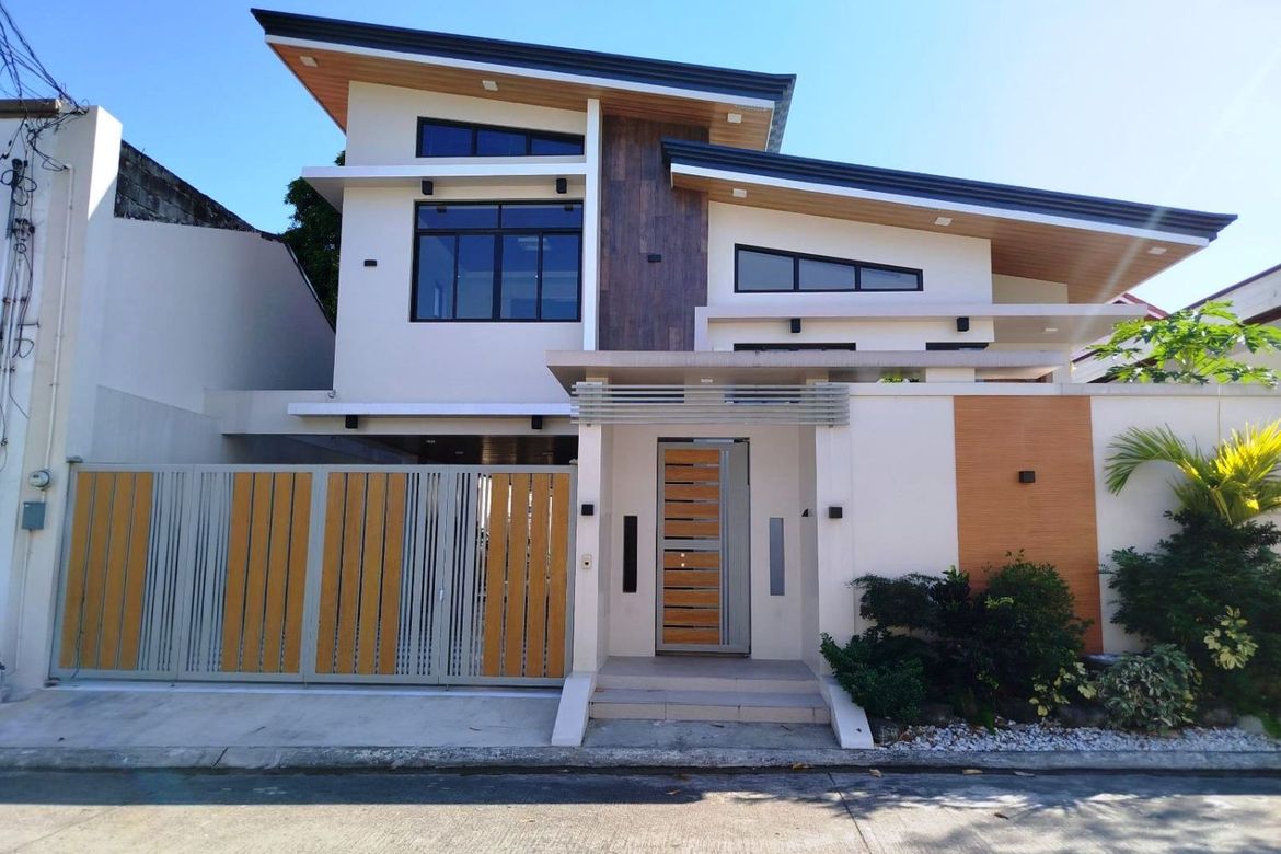 4 Bedroom House for Sale in BF Homes, Parañaque, Metro Manila