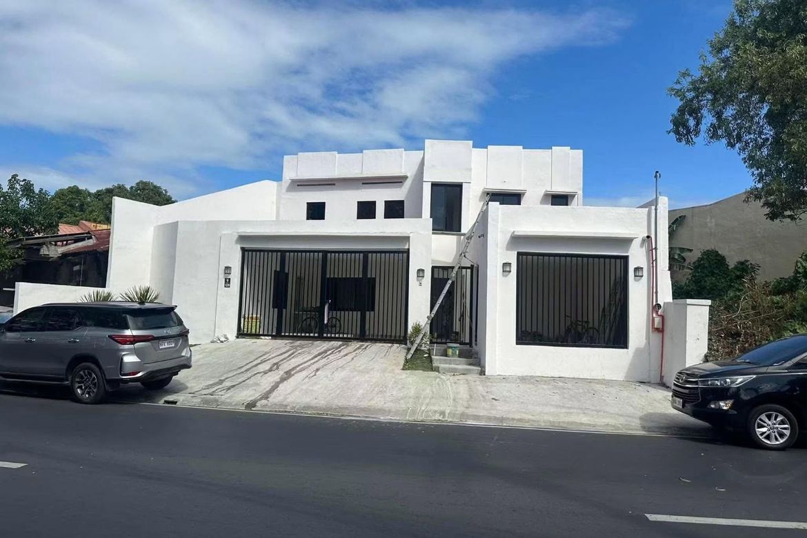 4 Bedroom House for Sale in BF Homes, Parañaque, Metro Manila