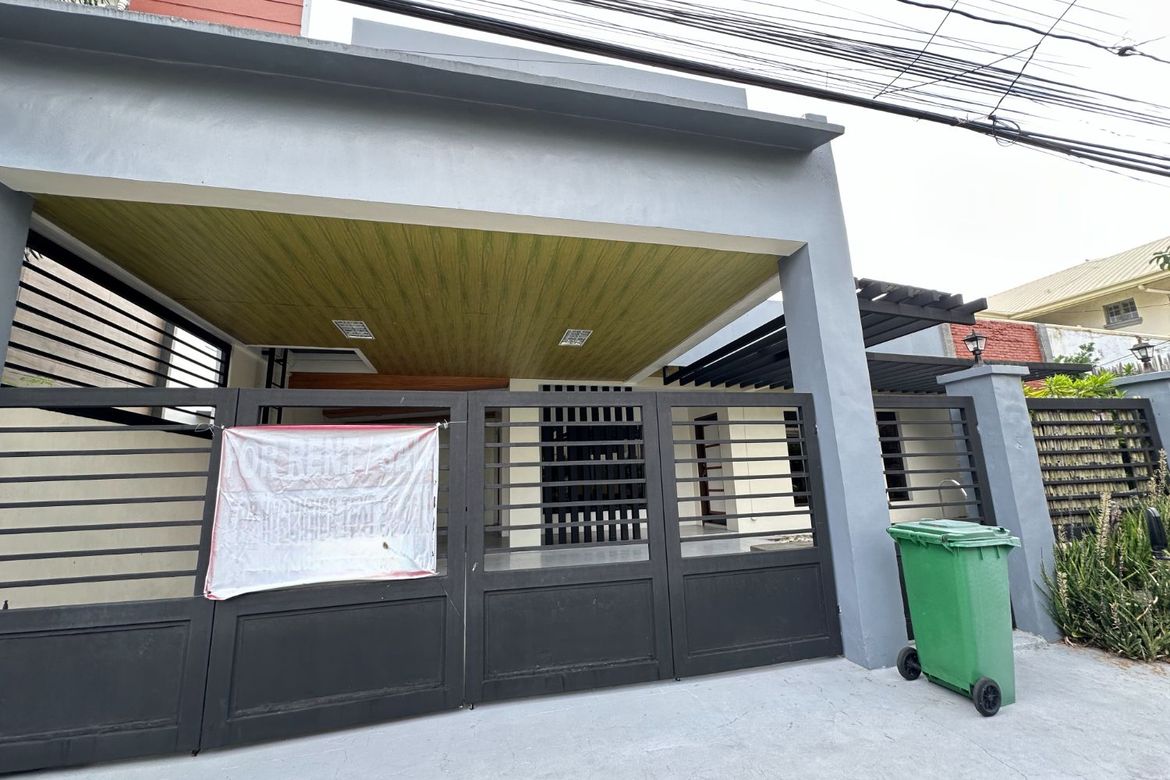 4 Bedroom House for Sale in BF Homes, Parañaque, Metro Manila