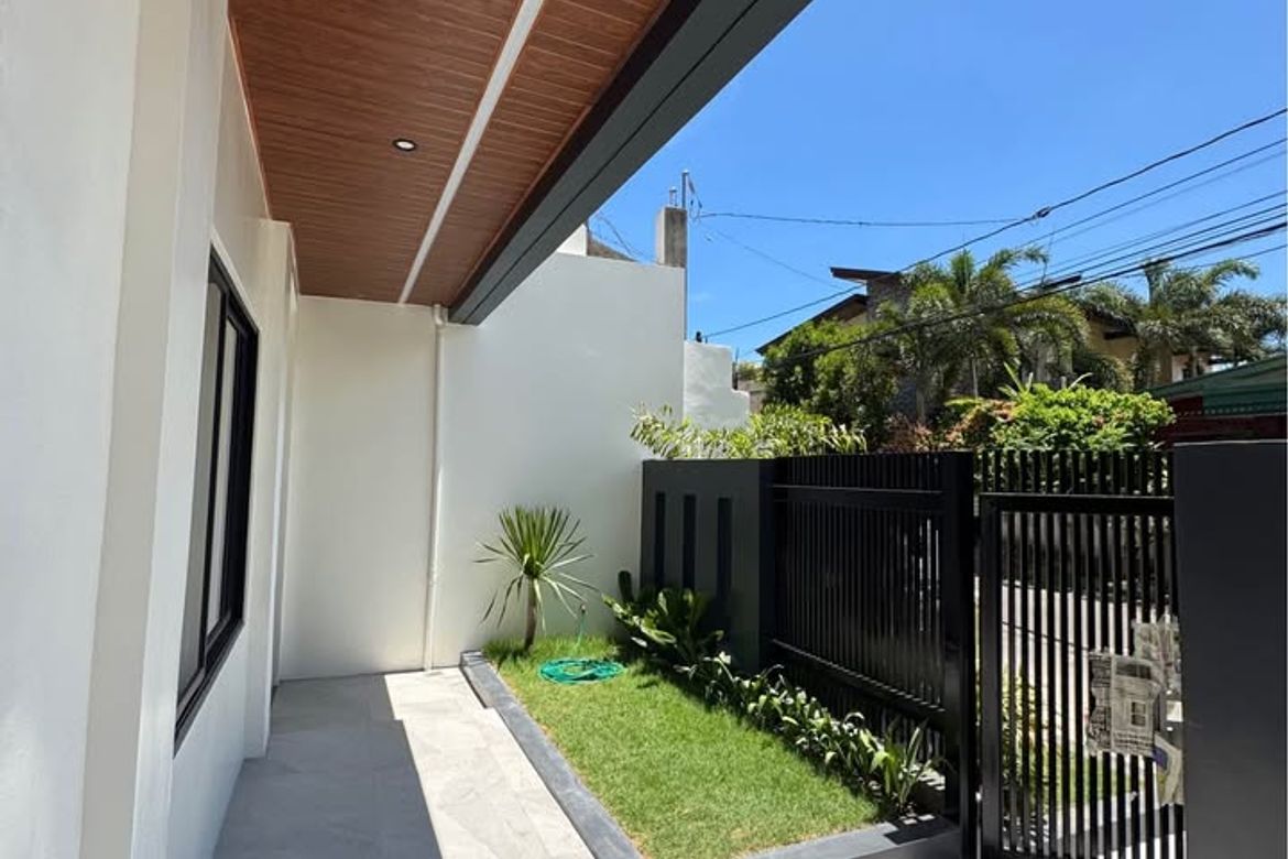 4 Bedroom House for Sale in BF Homes, Parañaque, Metro Manila – photo 8
