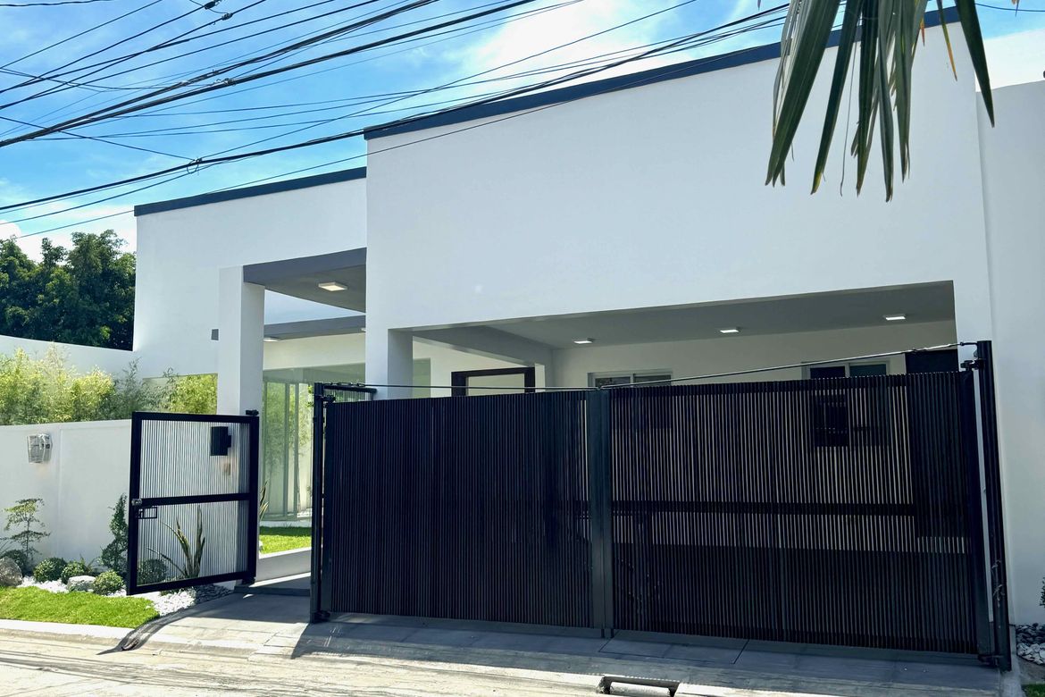 4 Bedroom House for Sale in BF Resort, Las Piñas, Metro Manila