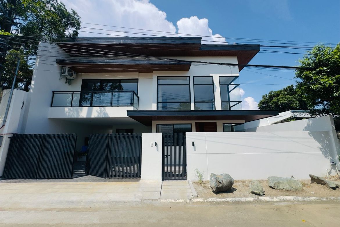 4 Bedroom House for Sale in BF Resort, Las Piñas, Metro Manila – photo 2