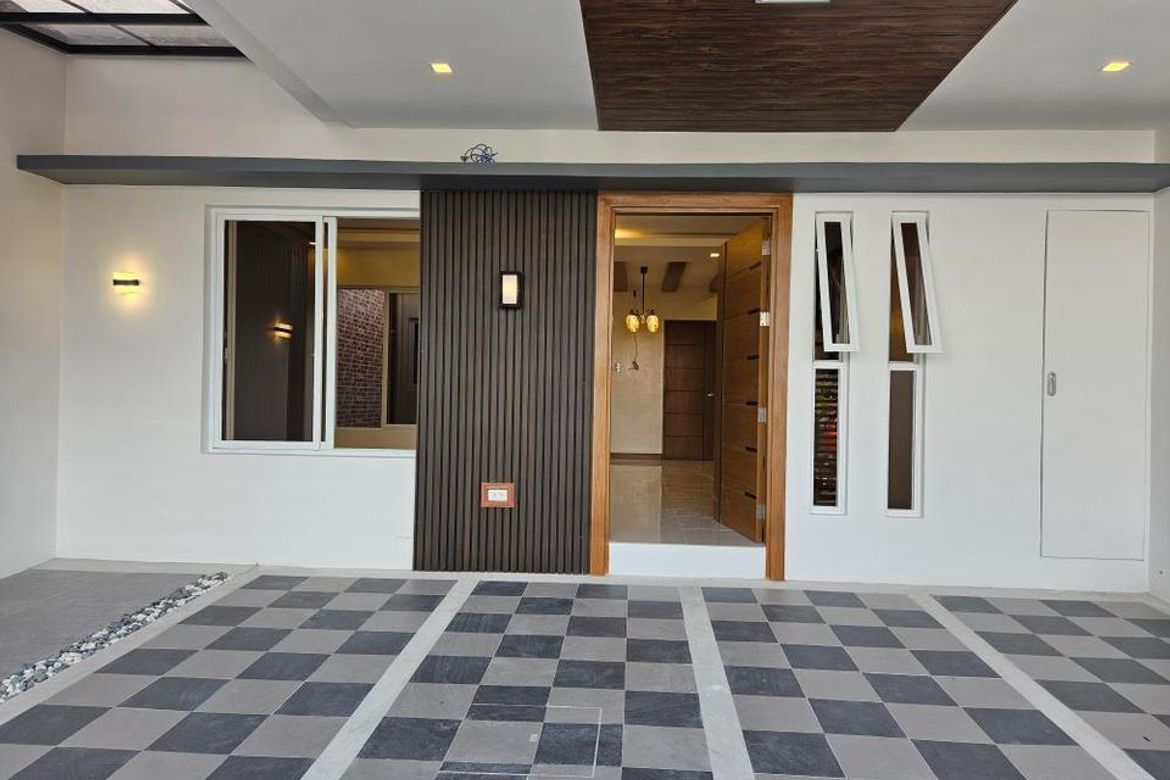 4 Bedroom House for Sale in BF Resort Village, Talon Dos, Las Piñas, Metro Manila – photo 3