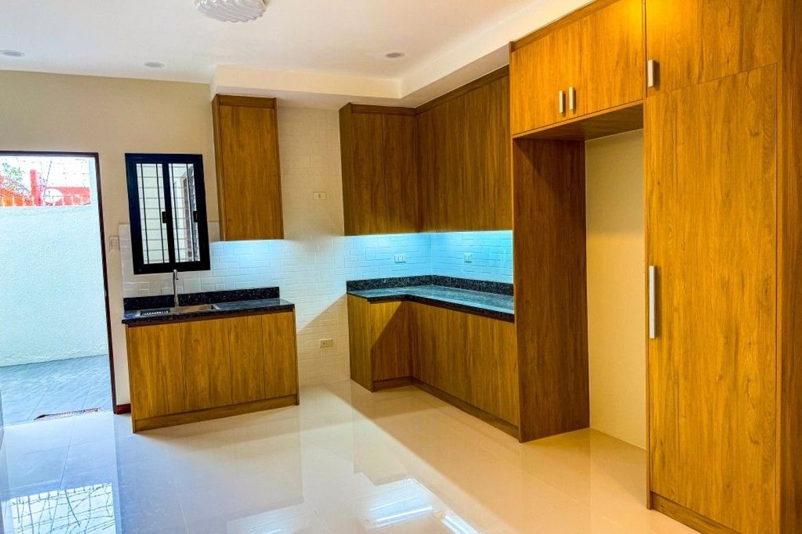 4 Bedroom House for Sale in BF Resort Village, Talon Dos, Las Piñas, Metro Manila – photo 8