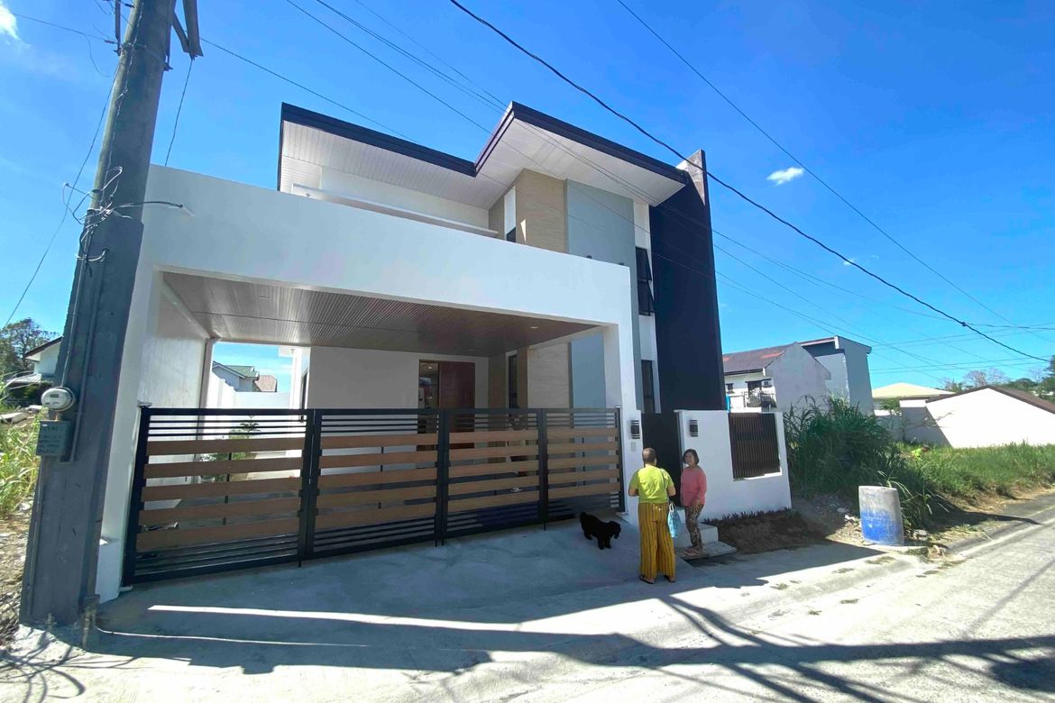 4 Bedroom House for Sale in Biluso, Silang, Cavite