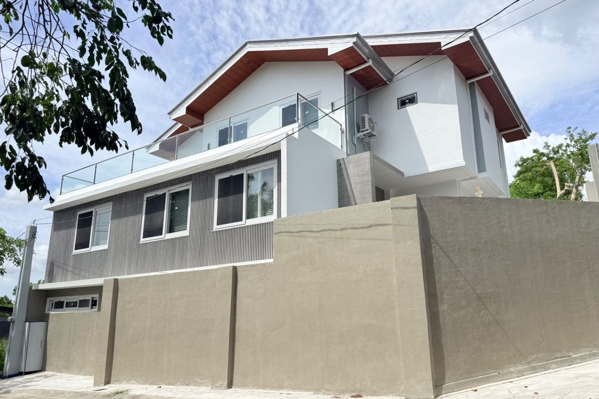 4 Bedroom House for Sale in Biluso, Silang, Cavite