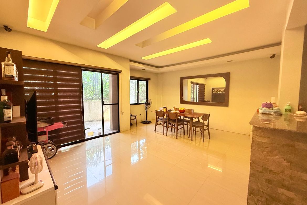 4 Bedroom House for Sale in Blue Ridge A, Quezon City, Metro Manila